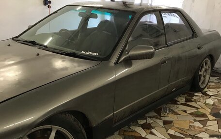 Nissan Skyline, 1990 год, 550 000 рублей, 3 фотография