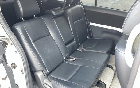 Toyota ISis I, 2014 год, 1 250 000 рублей, 7 фотография