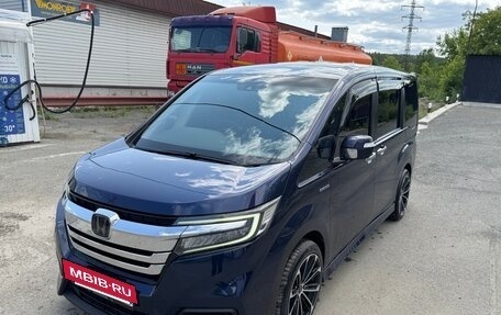 Honda Stepwgn IV, 2019 год, 3 230 000 рублей, 4 фотография
