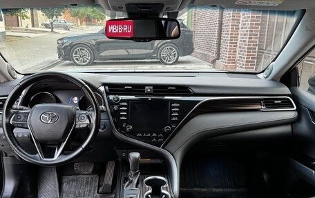Toyota Camry, 2019 год, 2 750 000 рублей, 5 фотография