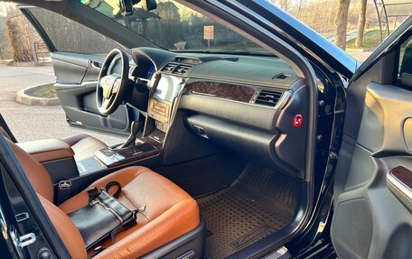 Toyota Camry, 2017 год, 2 590 000 рублей, 10 фотография