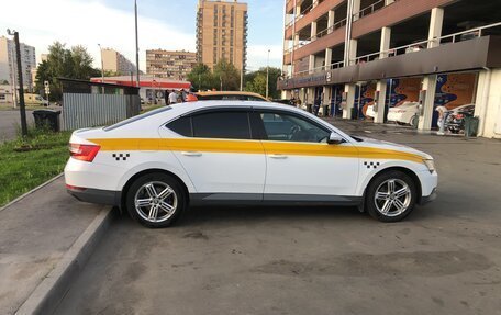 Skoda Superb III рестайлинг, 2015 год, 1 350 000 рублей, 13 фотография