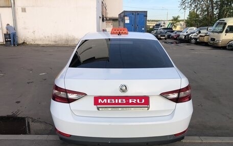 Skoda Superb III рестайлинг, 2015 год, 1 350 000 рублей, 14 фотография