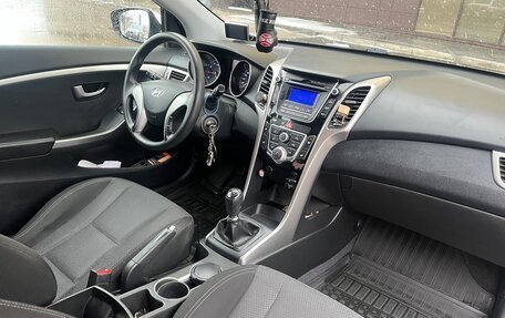 Hyundai i30 II рестайлинг, 2013 год, 930 000 рублей, 13 фотография