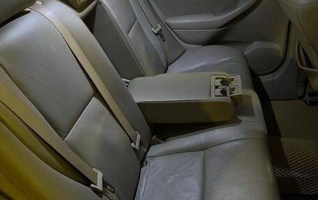 Toyota Avensis III рестайлинг, 2005 год, 830 000 рублей, 11 фотография