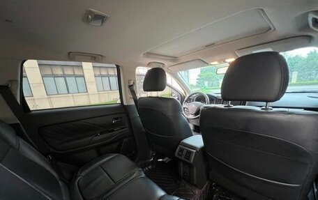 Mitsubishi Outlander III рестайлинг 3, 2021 год, 1 850 000 рублей, 15 фотография