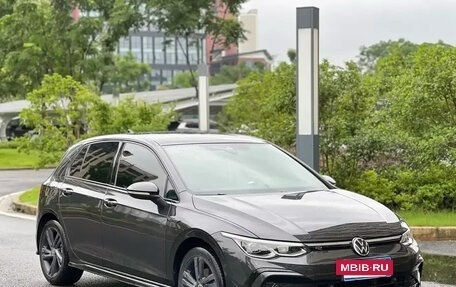 Volkswagen Golf VIII, 2022 год, 2 090 000 рублей, 7 фотография