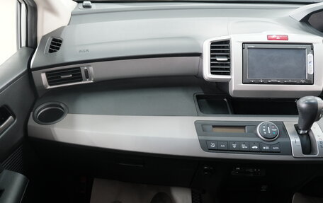 Honda Freed I, 2013 год, 1 399 000 рублей, 21 фотография