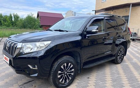Toyota Land Cruiser Prado 150 рестайлинг 2, 2019 год, 5 850 000 рублей, 6 фотография