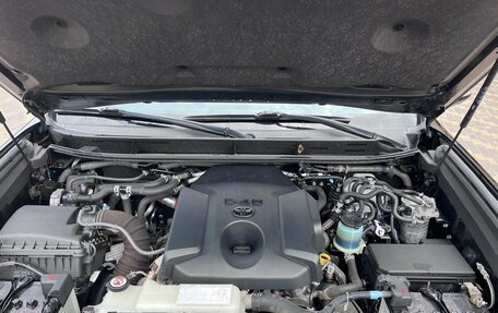 Toyota Land Cruiser Prado 150 рестайлинг 2, 2019 год, 5 850 000 рублей, 15 фотография