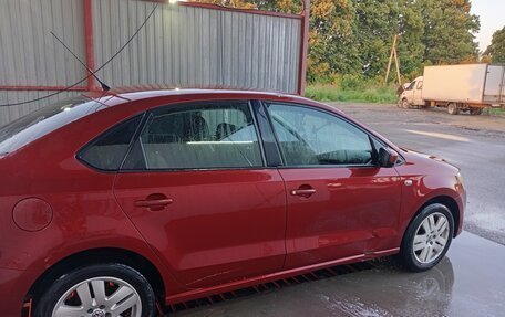 Volkswagen Polo VI (EU Market), 2011 год, 590 000 рублей, 2 фотография