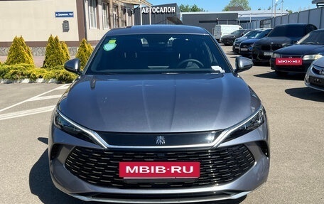 BYD Qin, 2024 год, 2 940 000 рублей, 3 фотография