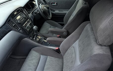 Toyota Kluger I, 2001 год, 970 000 рублей, 24 фотография