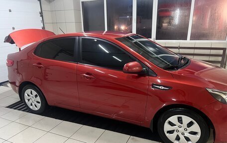 KIA Rio III рестайлинг, 2012 год, 1 000 000 рублей, 2 фотография