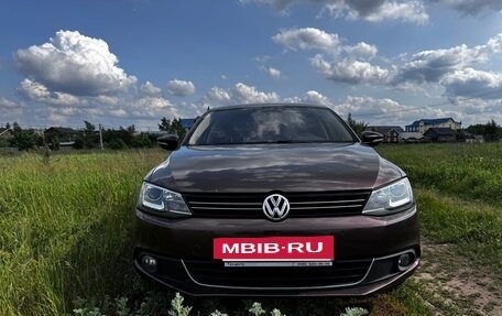 Volkswagen Jetta VI, 2014 год, 1 200 000 рублей, 2 фотография