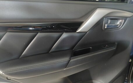 Mitsubishi Pajero Sport III рестайлинг, 2018 год, 3 129 000 рублей, 14 фотография