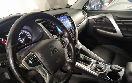 Mitsubishi Pajero Sport III рестайлинг, 2018 год, 3 129 000 рублей, 10 фотография