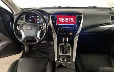 Mitsubishi Pajero Sport III рестайлинг, 2018 год, 3 129 000 рублей, 12 фотография