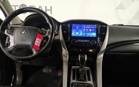Mitsubishi Pajero Sport III рестайлинг, 2018 год, 3 129 000 рублей, 13 фотография