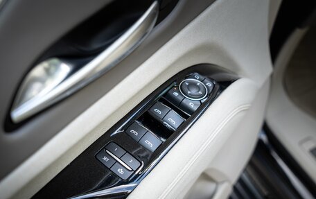Cadillac Escalade V, 2021 год, 11 700 000 рублей, 9 фотография
