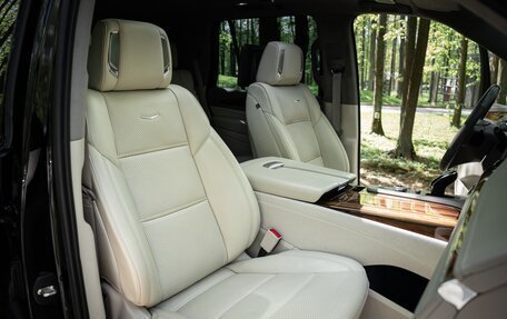 Cadillac Escalade V, 2021 год, 11 700 000 рублей, 16 фотография