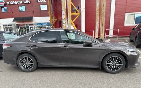 Toyota Camry, 2018 год, 2 400 000 рублей, 2 фотография
