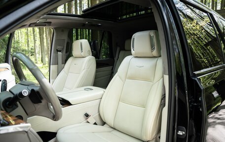 Cadillac Escalade V, 2021 год, 11 700 000 рублей, 15 фотография