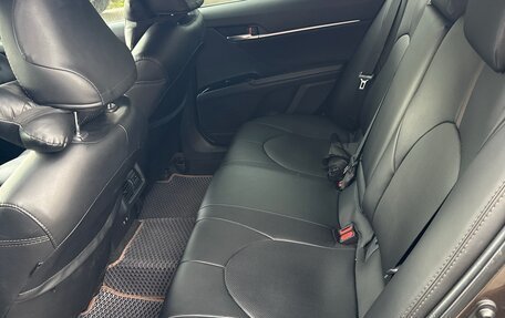 Toyota Camry, 2018 год, 2 400 000 рублей, 4 фотография