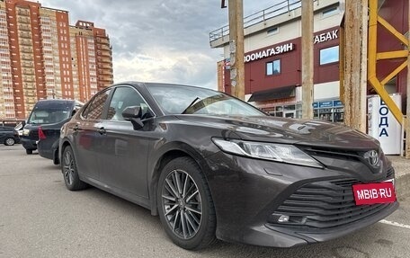 Toyota Camry, 2018 год, 2 400 000 рублей, 8 фотография