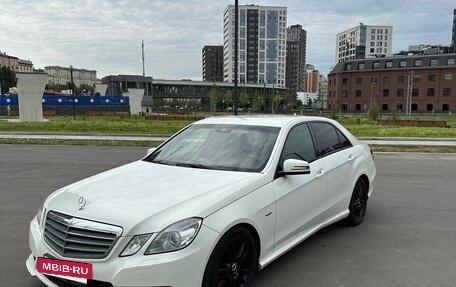 Mercedes-Benz E-Класс, 2011 год, 1 370 000 рублей, 3 фотография