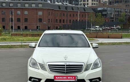 Mercedes-Benz E-Класс, 2011 год, 1 370 000 рублей, 2 фотография
