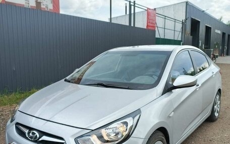 Hyundai Solaris II рестайлинг, 2012 год, 599 000 рублей, 3 фотография