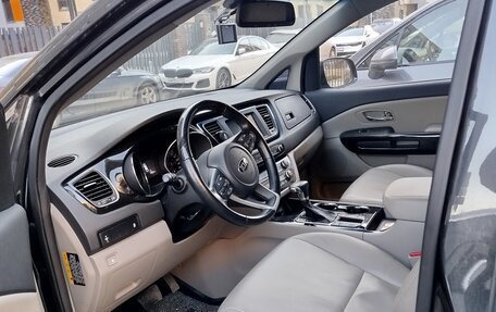 KIA Carnival III, 2018 год, 2 780 000 рублей, 3 фотография