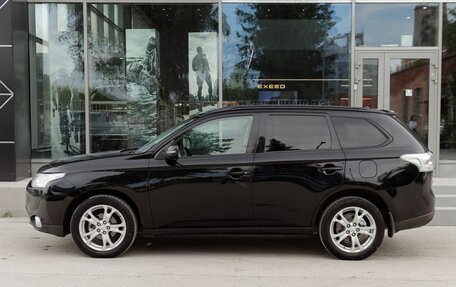 Mitsubishi Outlander III рестайлинг 3, 2013 год, 1 400 000 рублей, 8 фотография
