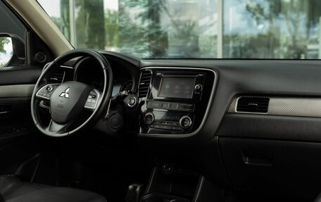 Mitsubishi Outlander III рестайлинг 3, 2013 год, 1 400 000 рублей, 10 фотография