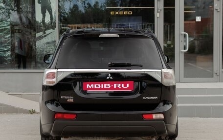 Mitsubishi Outlander III рестайлинг 3, 2013 год, 1 400 000 рублей, 6 фотография