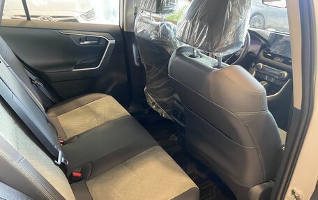 Toyota RAV4, 2025 год, 3 990 000 рублей, 19 фотография