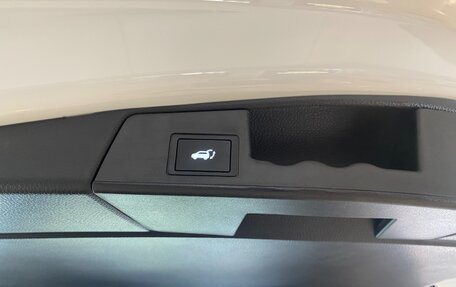 Toyota RAV4, 2025 год, 3 990 000 рублей, 22 фотография