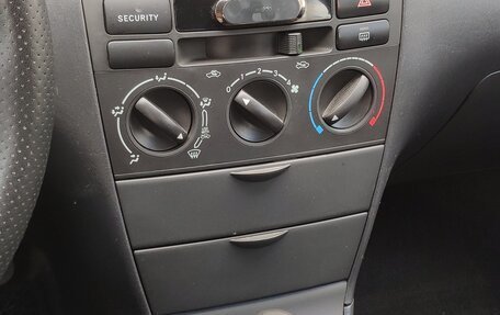 Toyota Corolla, 2003 год, 390 000 рублей, 18 фотография