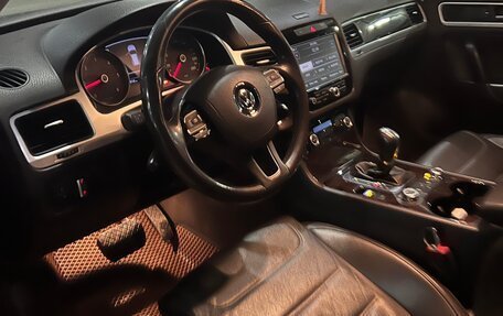 Volkswagen Touareg III, 2011 год, 2 800 000 рублей, 10 фотография