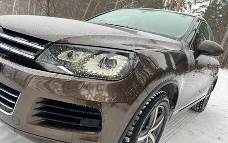 Volkswagen Touareg III, 2011 год, 2 800 000 рублей, 12 фотография