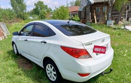 Hyundai Solaris II рестайлинг, 2012 год, 690 000 рублей, 3 фотография