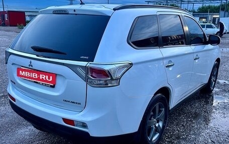 Mitsubishi Outlander III рестайлинг 3, 2012 год, 1 390 000 рублей, 8 фотография