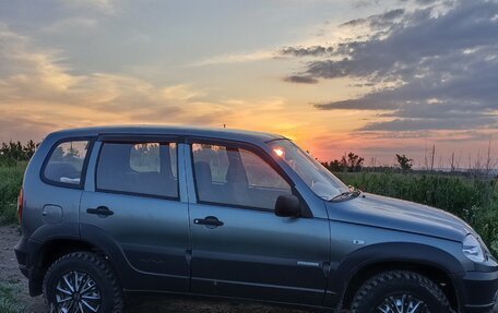 Chevrolet Niva I рестайлинг, 2012 год, 730 000 рублей, 3 фотография