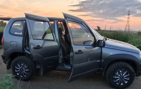 Chevrolet Niva I рестайлинг, 2012 год, 730 000 рублей, 7 фотография