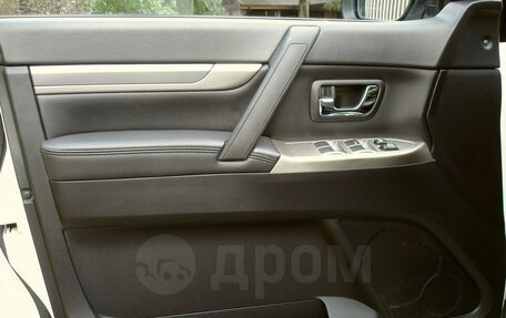 Mitsubishi Pajero IV, 2012 год, 2 000 000 рублей, 10 фотография