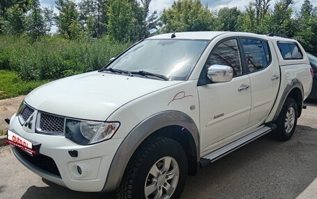 Mitsubishi L200 IV рестайлинг, 2013 год, 1 490 000 рублей, 1 фотография