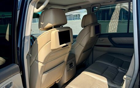 Toyota Land Cruiser 100 рестайлинг 2, 2006 год, 3 100 000 рублей, 13 фотография