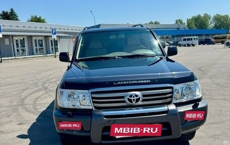 Toyota Land Cruiser 100 рестайлинг 2, 2006 год, 3 100 000 рублей, 17 фотография