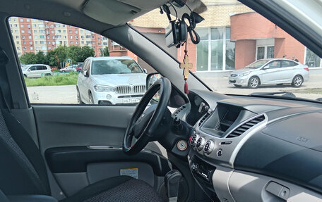 Mitsubishi L200 IV рестайлинг, 2013 год, 1 490 000 рублей, 9 фотография